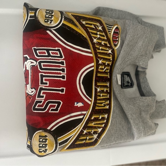 Gray Chicago Bulls Sweater - Picture 3 of 6